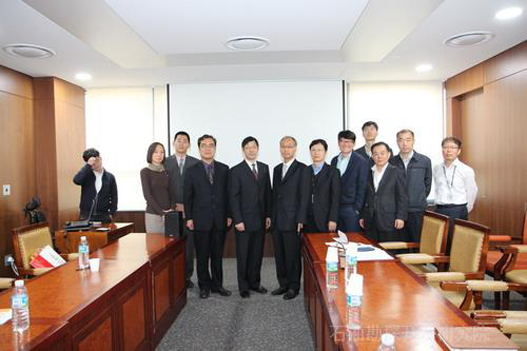 2015年11月，访问韩国国家石油公司