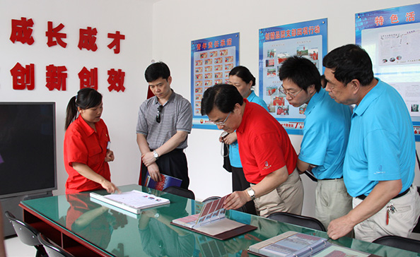 2010年8月，中层干部培训参观大庆中十六联合站